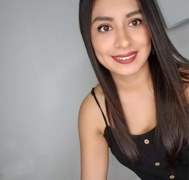 A girl online, ready to meet someone new on cam